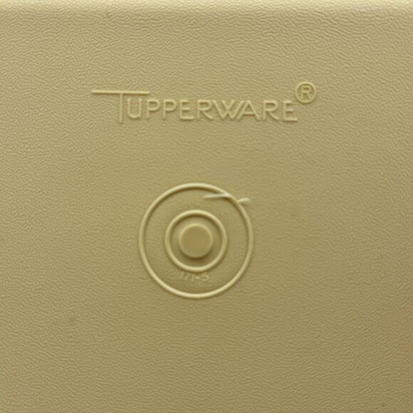 Vtg Tupperware Bread Box 171-5 and Lid 172-2 Harvest Gold Almond Kitchen Camping - Picture 4 of 16